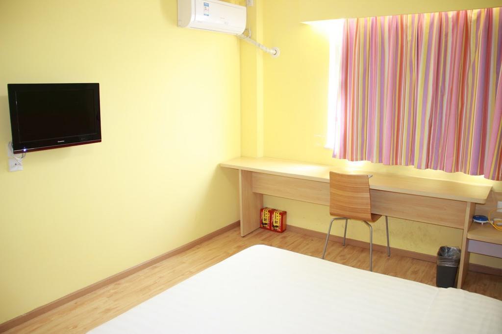 7Days Inn Foshan Dongfang Square Walmart Dış mekan fotoğraf
